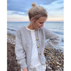 Novice Cardigan fra PetiteKnit