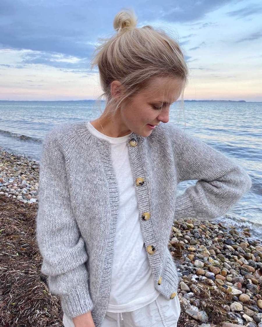 Novice Cardigan fra PetiteKnit
